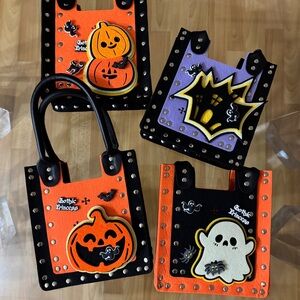 4 Halloween Themed Kids Tote Bags (design varies)